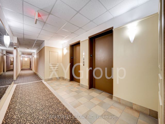 905 - 920 Sheppard Ave W