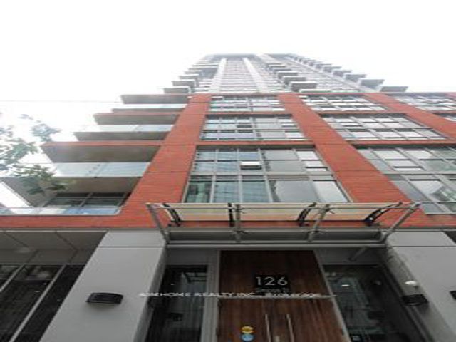 401 - 126 Simcoe St