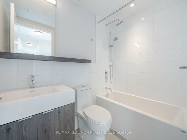 1111 - 2525 Bathurst St