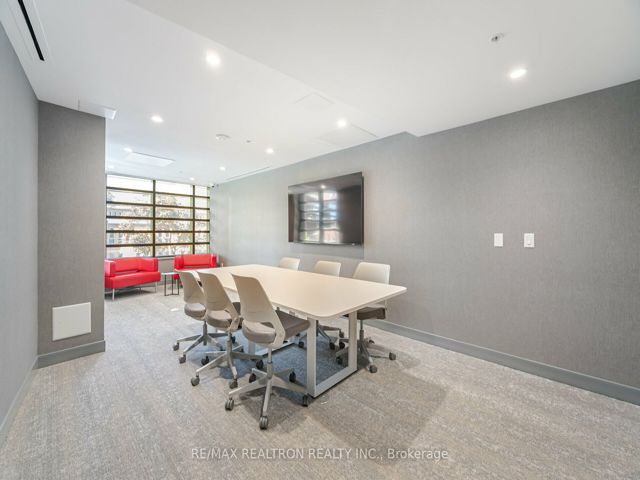 1111 - 2525 Bathurst St