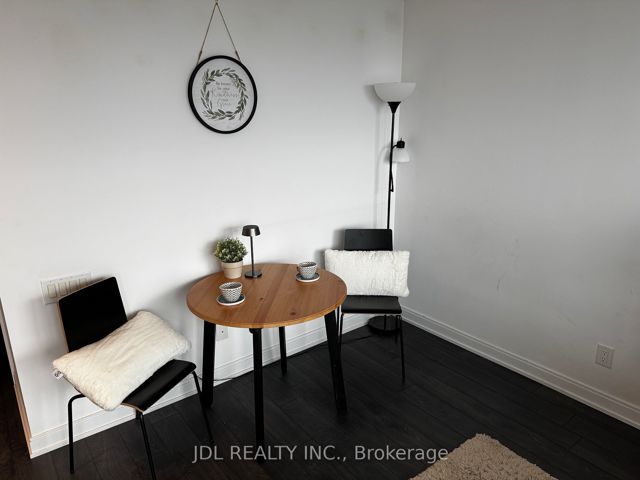 4107 - 42 Charles St E