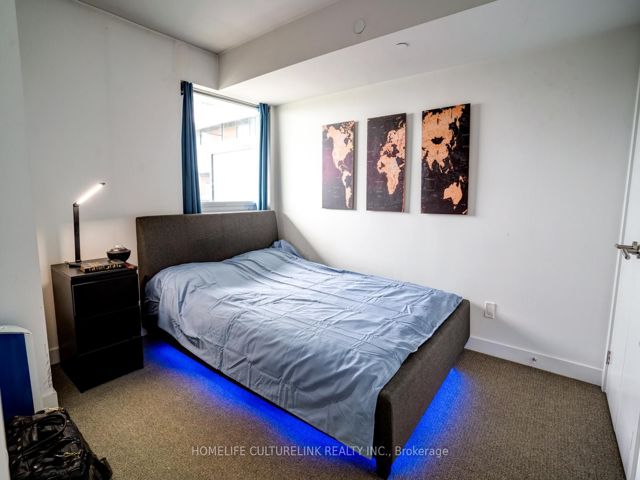1220 - 120 Varna Dr