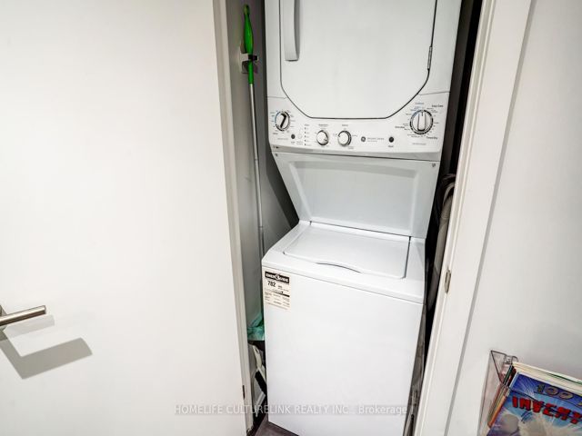 1220 - 120 Varna Dr