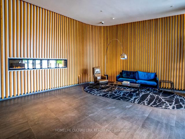 1220 - 120 Varna Dr