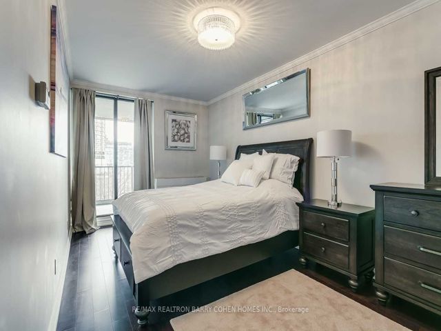 503 - 33 Harbour Sq