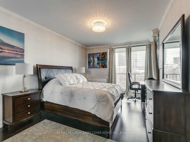 503 - 33 Harbour Sq
