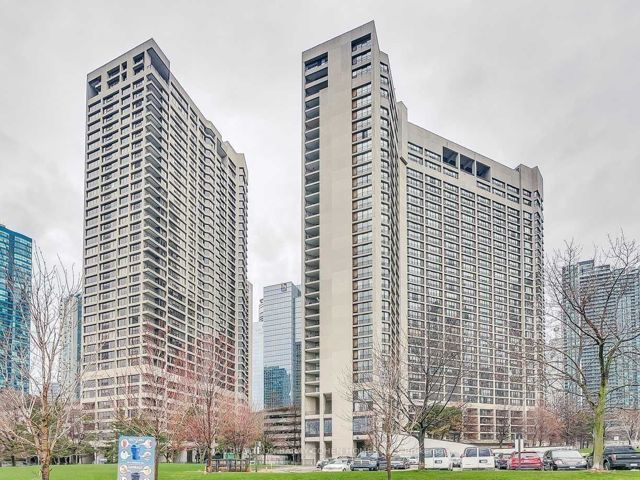 503 - 33 Harbour Sq