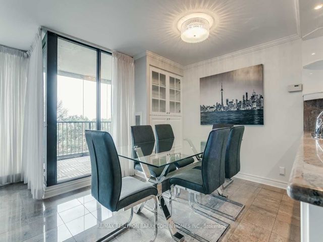 503 - 33 Harbour Sq