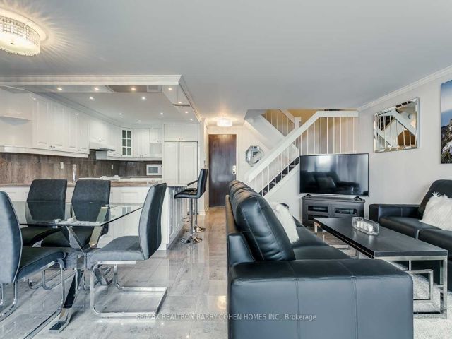 503 - 33 Harbour Sq