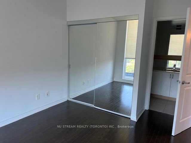 717 - 2885 Bayview Ave