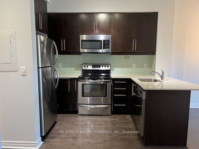 717 - 2885 Bayview Ave