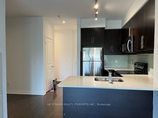 717 - 2885 Bayview Ave