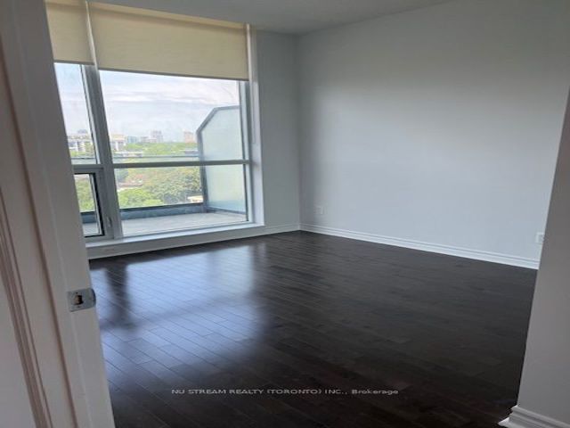 717 - 2885 Bayview Ave