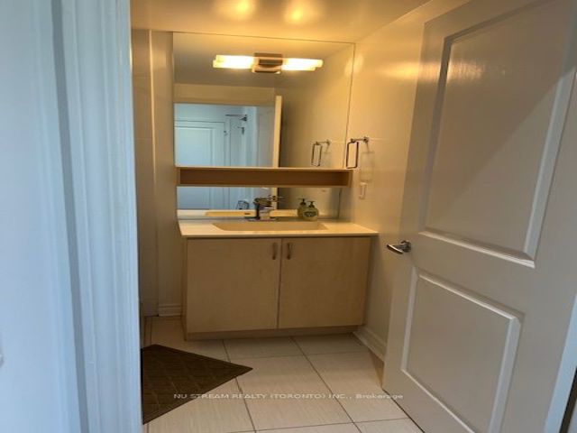 717 - 2885 Bayview Ave