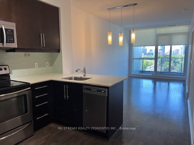 717 - 2885 Bayview Ave
