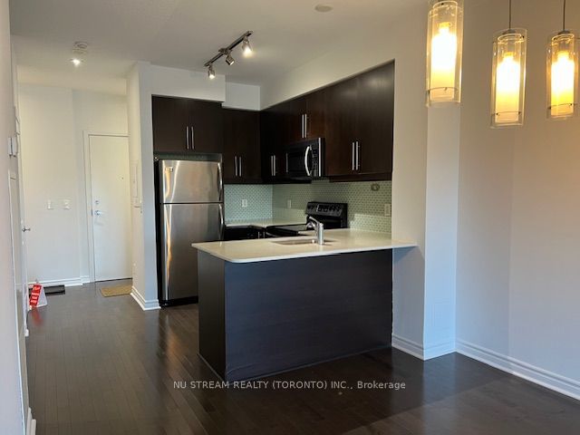 717 - 2885 Bayview Ave