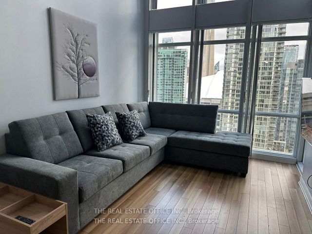 2808 - 15 Fort York Blvd