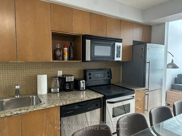 2808 - 15 Fort York Blvd