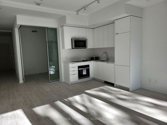 212 - 181 Sheppard Ave E