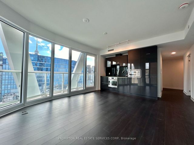 2014 - 230 Simcoe St