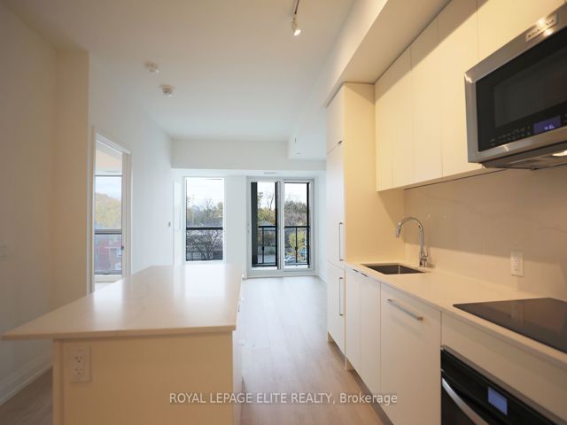 332 - 181 Sheppard Ave E