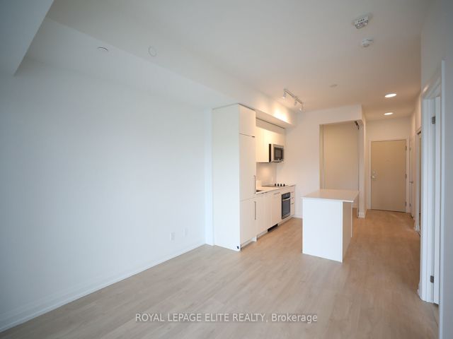 332 - 181 Sheppard Ave E