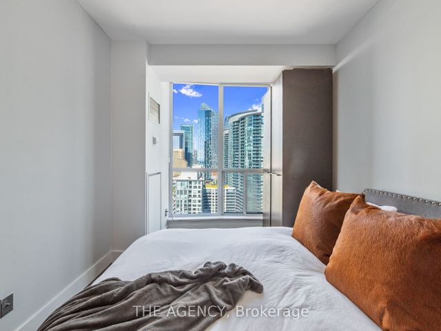 2201 - 218 Queens Quay W