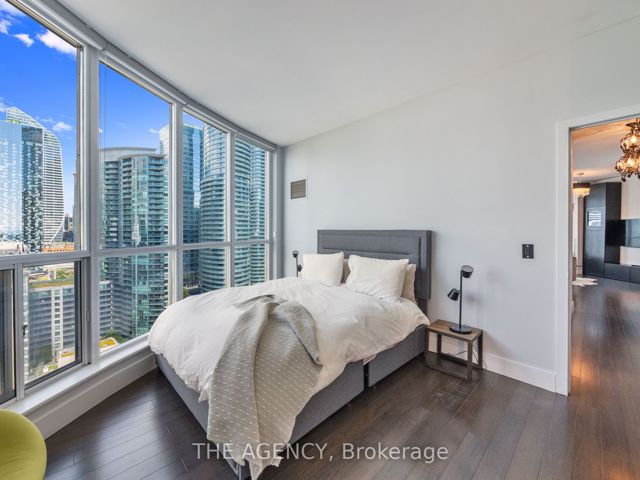 2201 - 218 Queens Quay W