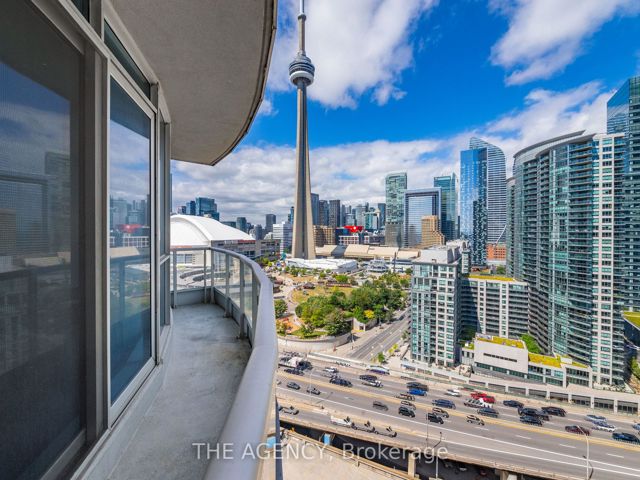 2201 - 218 Queens Quay W