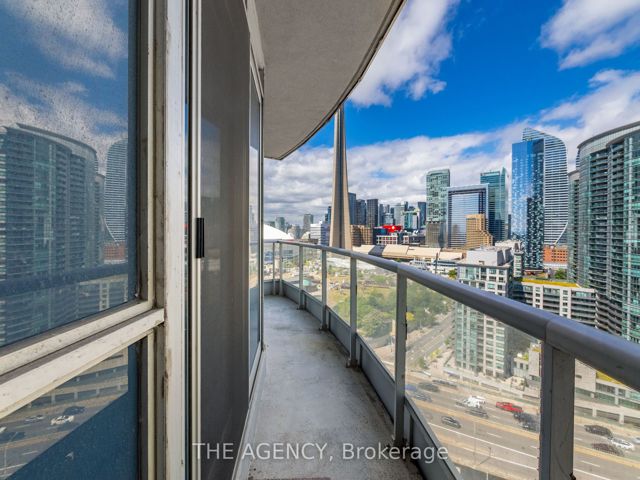 2201 - 218 Queens Quay W