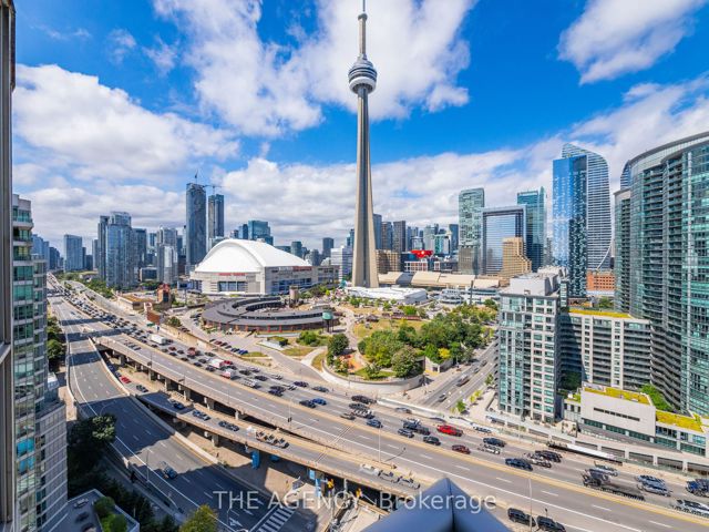 2201 - 218 Queens Quay W