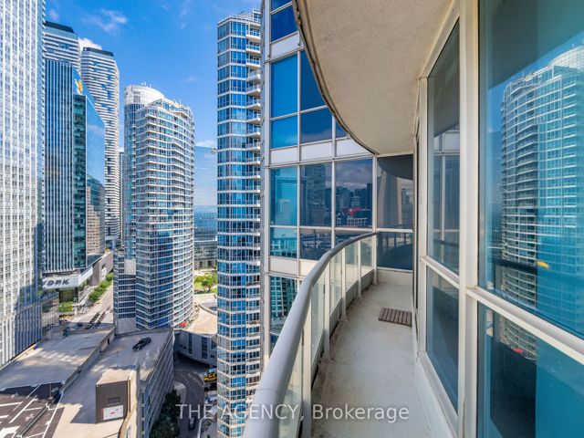 2201 - 218 Queens Quay W