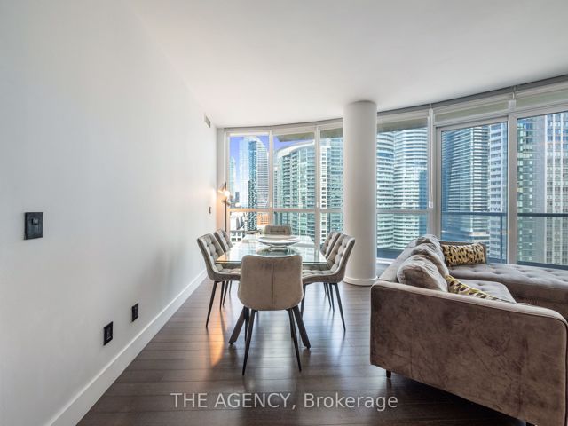 2201 - 218 Queens Quay W