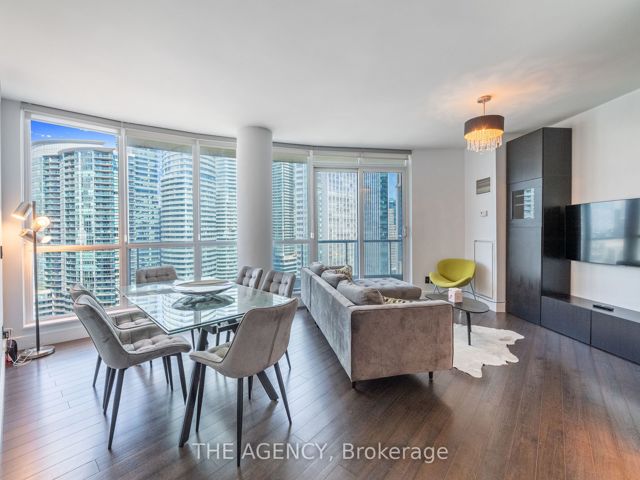 2201 - 218 Queens Quay W