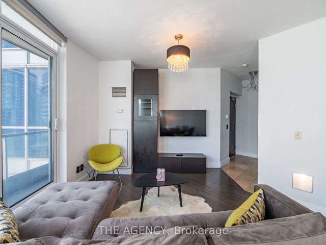 2201 - 218 Queens Quay W