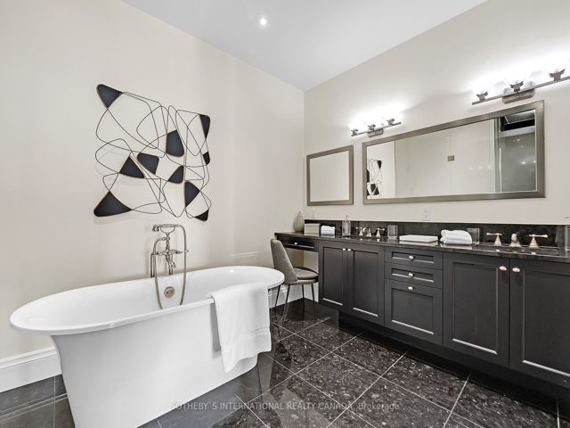 5202 - 2191 Yonge St