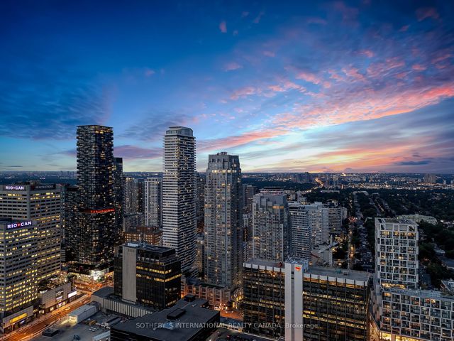 5202 - 2191 Yonge St