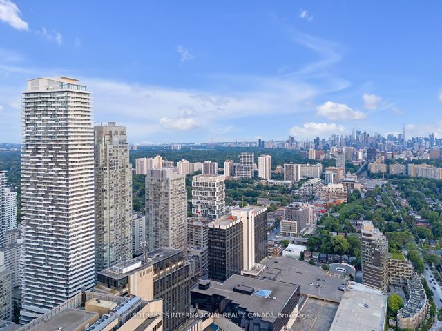 5202 - 2191 Yonge St