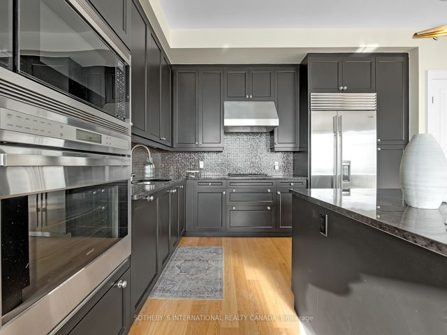 5202 - 2191 Yonge St