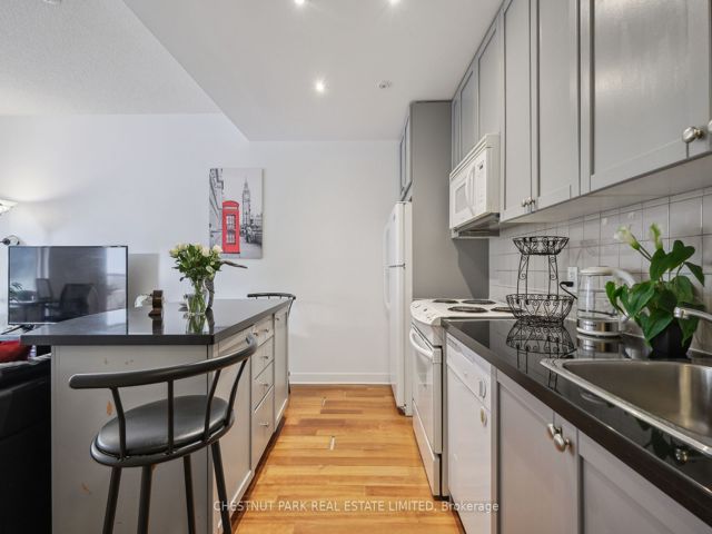 1014 - 85 Bloor St E