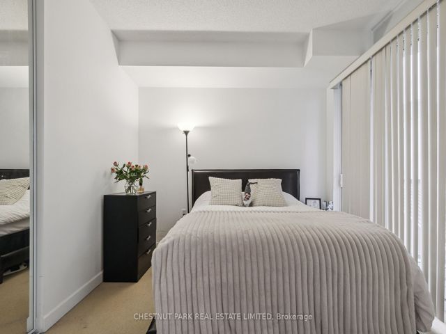 1014 - 85 Bloor St E