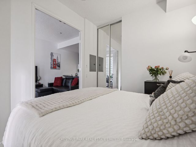 1014 - 85 Bloor St E
