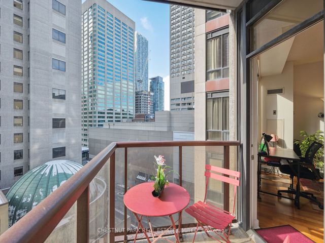 1014 - 85 Bloor St E