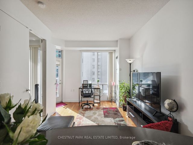 1014 - 85 Bloor St E