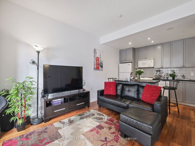 1014 - 85 Bloor St E