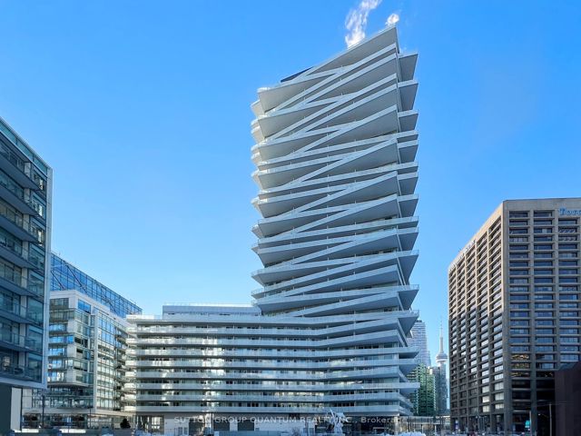 809 - 15 Queens Quay E