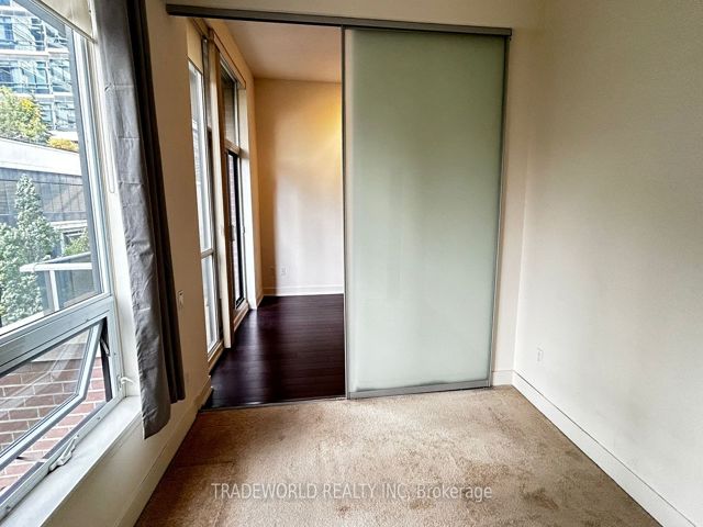 301 - 23 Sheppard Ave E