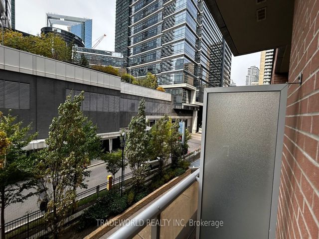 301 - 23 Sheppard Ave E