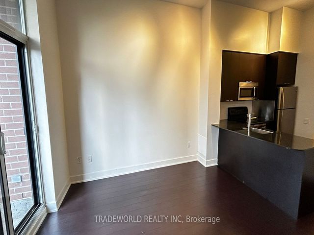 301 - 23 Sheppard Ave E