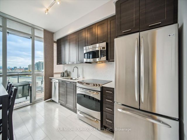 1212 - 169 Fort York Blvd